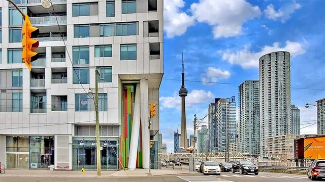 1612 - 27 Bathurst St, Condo with 2 bedrooms, 2 bathrooms and 0 parking in Toronto ON | Image 1