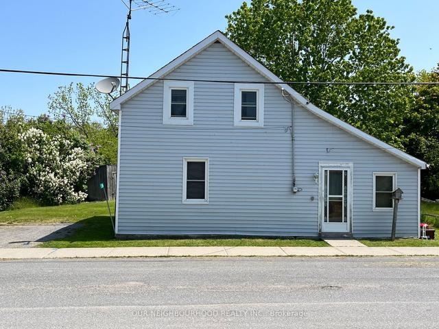 24 Wellington Ave, House detached with 3 bedrooms, 1 bathrooms and 2 parking in Prince Edward County ON | Image 1