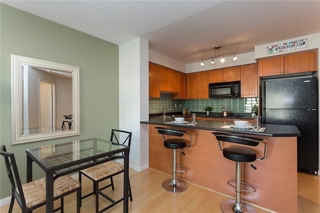 1002 - 18 Stafford St, Condo with 1 bedrooms, 1 bathrooms and null parking in Toronto ON | Image 3