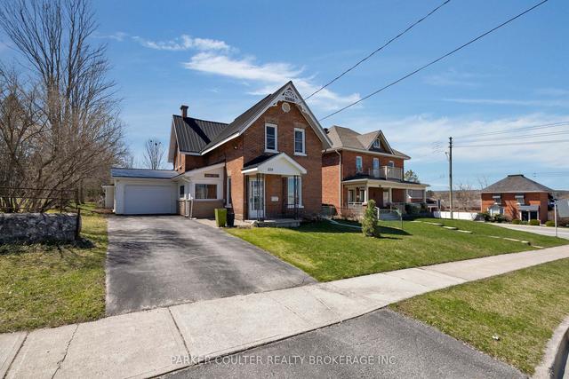 220 Third St, House detached with 5 bedrooms, 3 bathrooms and 4 parking in Midland ON | Image 1