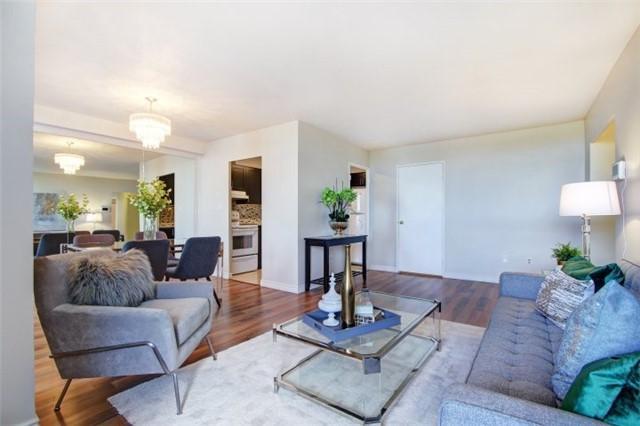 802 - 10 Edgecliff Gfwy, Condo with 2 bedrooms, 1 bathrooms and 1 parking in Toronto ON | Image 6