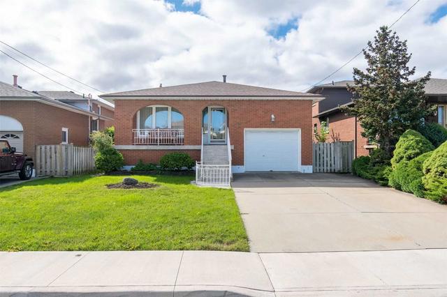 15 Oakland Dr, House detached with 3 bedrooms, 2 bathrooms and 3 parking in Hamilton ON | Image 1
