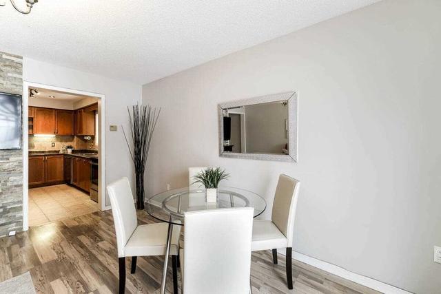 2445 Stefi Tr, House attached with 3 bedrooms, 2 bathrooms and 3 parking in Oakville ON | Image 6