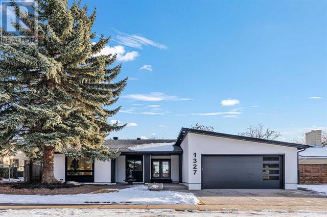 1327 Mapleglade Crescent Se, House detached with 4 bedrooms, 3 bathrooms and 5 parking in Calgary AB | Image 1
