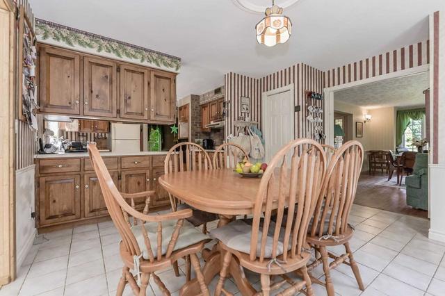 8572 Concession 4 Sdrd, House detached with 4 bedrooms, 2 bathrooms and 10 parking in Wellington North ON | Image 2