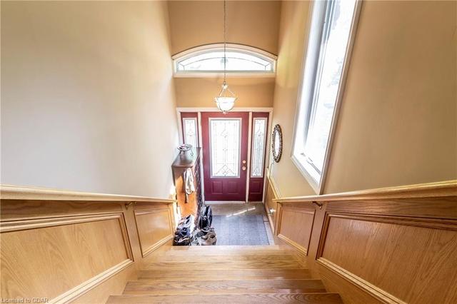 201 Maltby Road W, House detached with 5 bedrooms, 3 bathrooms and 13 parking in Guelph ON | Image 6