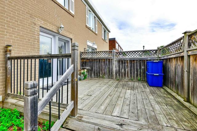 86 Townhouse Cres, Townhouse with 3 bedrooms, 2 bathrooms and 2 parking in Brampton ON | Image 20