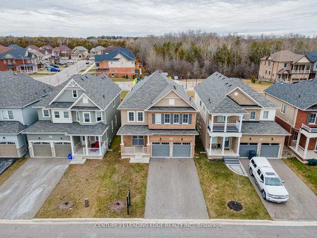 14 Bruce Cameron Dr, House detached with 4 bedrooms, 4 bathrooms and 6 parking in Clarington ON | Image 12
