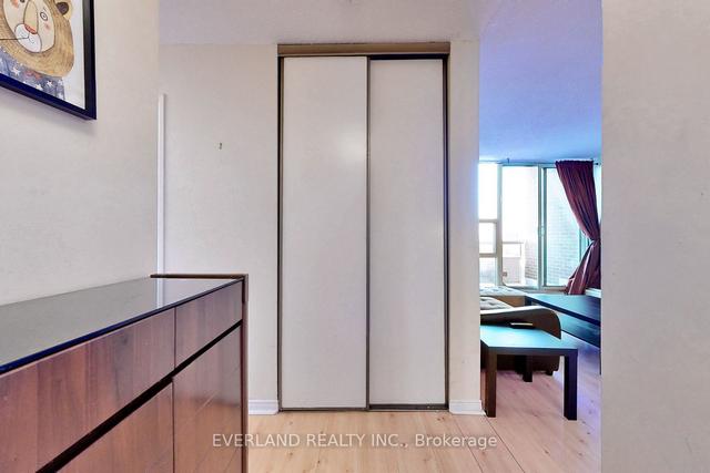 1111 - 175 Hilda Ave, Condo with 3 bedrooms, 2 bathrooms and 1 parking in Toronto ON | Image 20