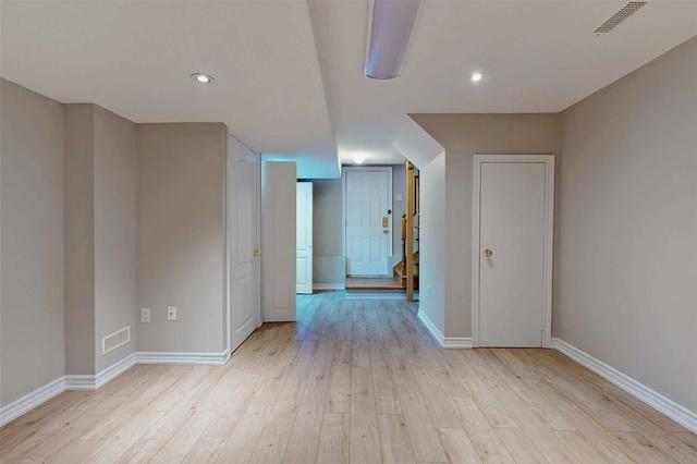71 b Finch Ave W, House attached with 3 bedrooms, 3 bathrooms and 2 parking in Toronto ON | Image 17