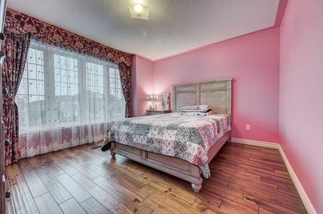1063 Laurier Ave, House detached with 4 bedrooms, 3 bathrooms and 6 parking in Milton ON | Image 13