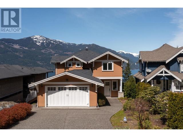 40 Salal Court, House detached with 5 bedrooms, 6 bathrooms and 6 parking in Squamish Lillooet D BC | Image 4