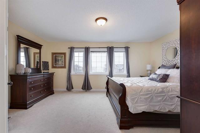 52 Adams St, House attached with 3 bedrooms, 3 bathrooms and 6 parking in Bradford West Gwillimbury ON | Image 6