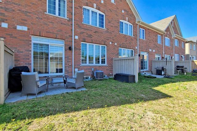 28 Avonmore Tr, House attached with 3 bedrooms, 3 bathrooms and 2 parking in Vaughan ON | Image 32