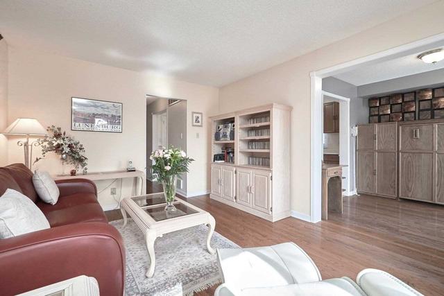 37 Magani Ave, House semidetached with 3 bedrooms, 3 bathrooms and 4 parking in Bradford West Gwillimbury ON | Image 14