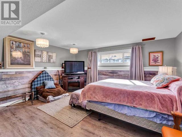 815 5 Street Se, House detached with 5 bedrooms, 3 bathrooms and 4 parking in Redcliff AB | Image 20