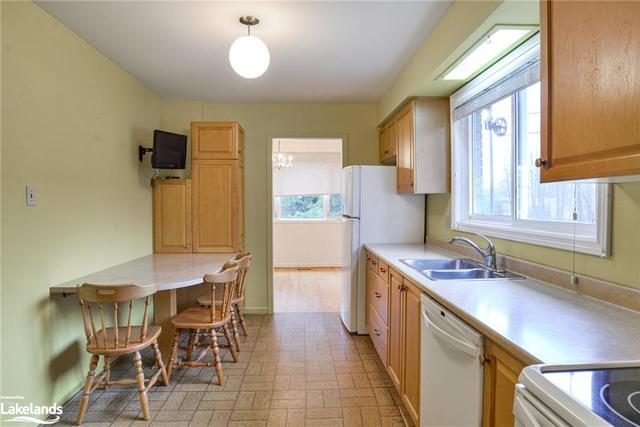 160 Kingswood Drive, House detached with 4 bedrooms, 2 bathrooms and 4 parking in Gravenhurst ON | Image 29