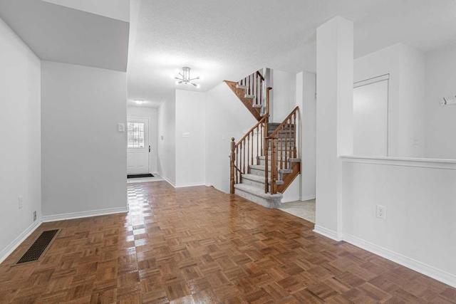 2211 Weston Rd, House attached with 3 bedrooms, 2 bathrooms and 1 parking in Toronto ON | Image 19