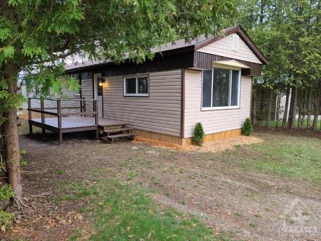 211 Circle Drive, House detached with 3 bedrooms, 1 bathrooms and 2 parking in Rideau Lakes ON | Image 1