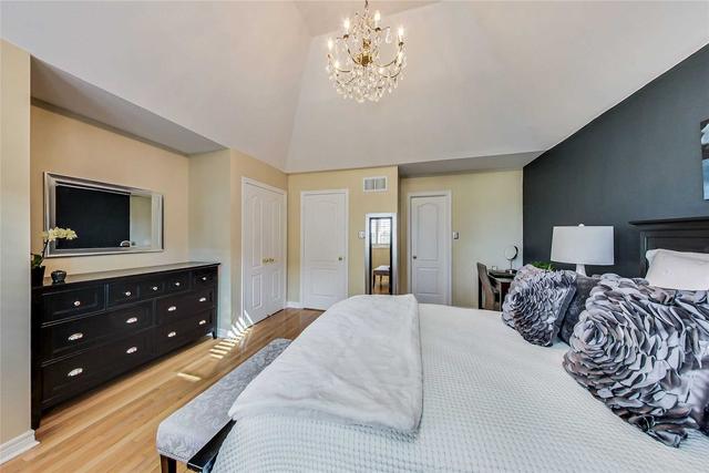 70 Superior Creek Lane, Townhouse with 2 bedrooms, 2 bathrooms and 2 parking in Toronto ON | Image 4