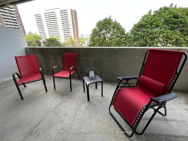 510 - 250 Scarlett Rd, Condo with 3 bedrooms, 2 bathrooms and 1 parking in Toronto ON | Image 18