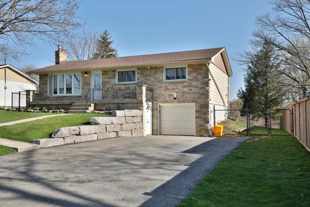 7320 Dickenson Rd E, House detached with 3 bedrooms, 2 bathrooms and 9 parking in Hamilton ON | Image 1