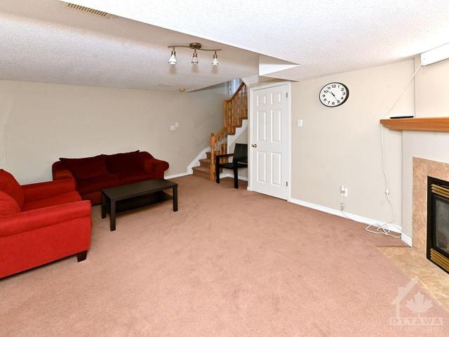 211 Deercroft Avenue, Townhouse with 3 bedrooms, 3 bathrooms and 2 parking in Ottawa ON | Image 22