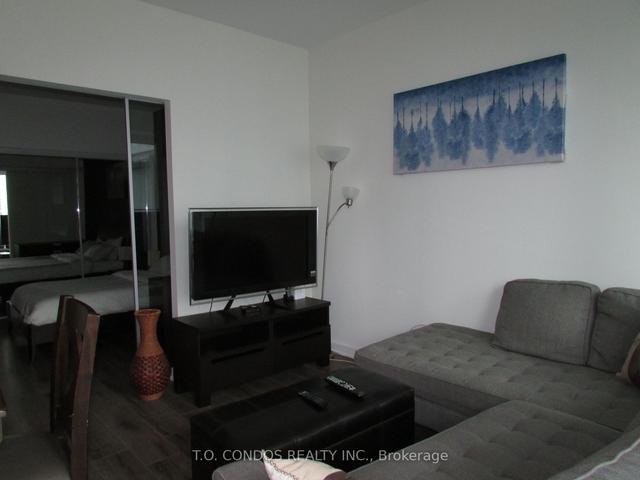 1901 - 12 York St, Condo with 1 bedrooms, 1 bathrooms and 0 parking in Toronto ON | Image 5