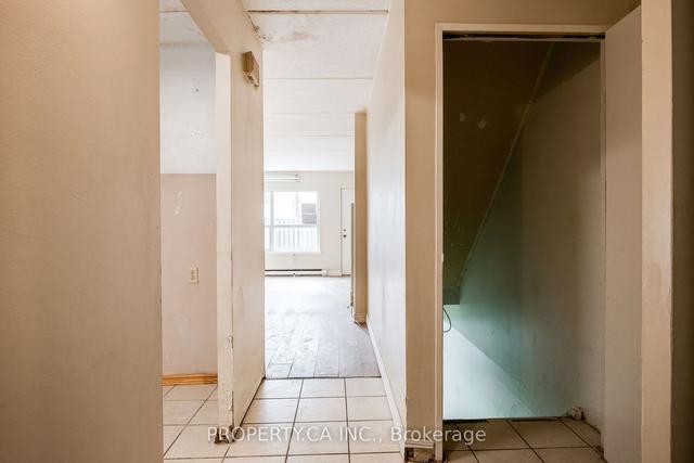 30 - 180 Mississauga Valley Blvd, Condo with 4 bedrooms, 2 bathrooms and 1 parking in Mississauga ON | Image 23