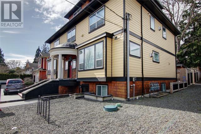 1064 Beverley Pl, House detached with 13 bedrooms, 7 bathrooms and 3 parking in Victoria BC | Image 51