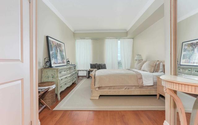 804 - 25 Scrivener Sq, Condo with 2 bedrooms, 2 bathrooms and 1 parking in Toronto ON | Image 10