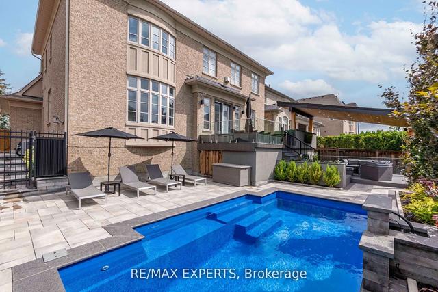 128 Orleans Circ, House detached with 4 bedrooms, 5 bathrooms and 10 parking in Vaughan ON | Image 12