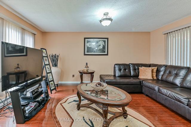 21 Hapsburg Sq, House detached with 3 bedrooms, 2 bathrooms and 4 parking in Brampton ON | Image 34