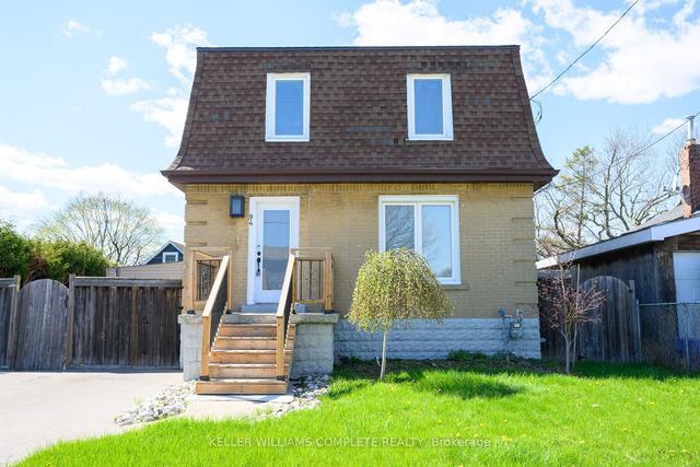 94 Howard Ave, House detached with 3 bedrooms, 2 bathrooms and 4 parking in Hamilton ON | Image 1