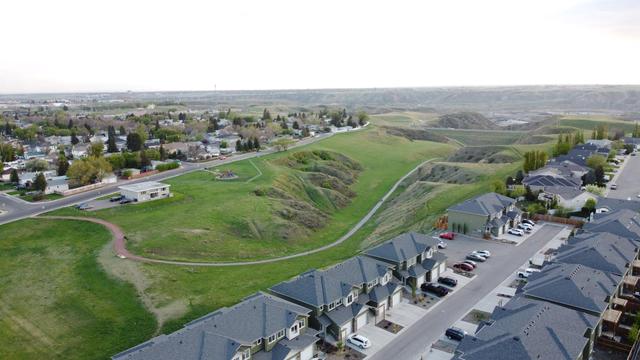 3 - 1576 Stafford Drive N, Home with 2 bedrooms, 3 bathrooms and 2 parking in Lethbridge AB | Image 3
