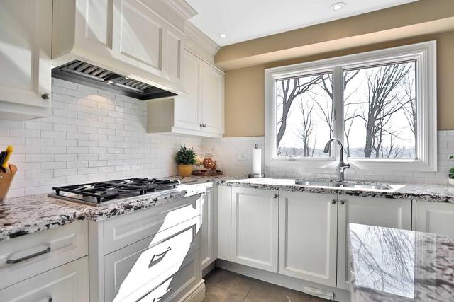 2418 Old Carriage Rd, House detached with 4 bedrooms, 5 bathrooms and 4 parking in Mississauga ON | Image 10