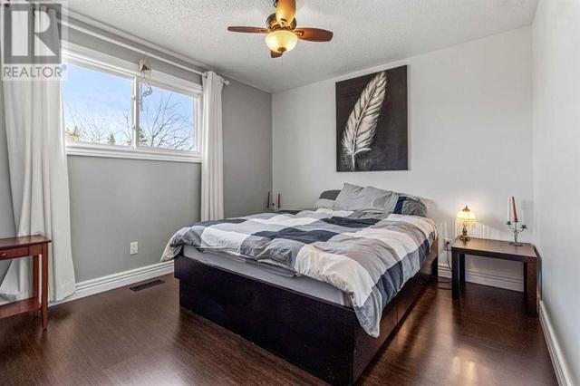 135 Rundlehorn Crescent Ne, House detached with 4 bedrooms, 2 bathrooms and 3 parking in Calgary AB | Image 12