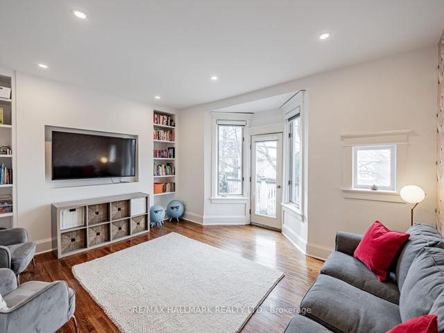 185 Emerson Ave, House detached with 3 bedrooms, 3 bathrooms and 2 parking in Toronto ON | Image 7