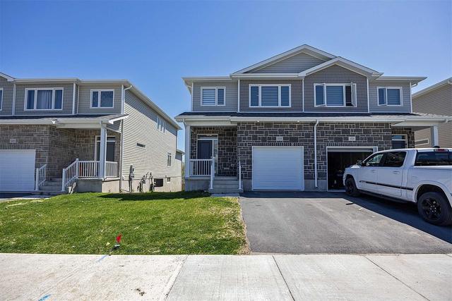 1223 Max Cres, House semidetached with 3 bedrooms, 3 bathrooms and 2 parking in Kingston ON | Image 1