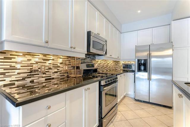2450 Shadow Court N, House attached with 3 bedrooms, 3 bathrooms and 3 parking in Oakville ON | Image 14