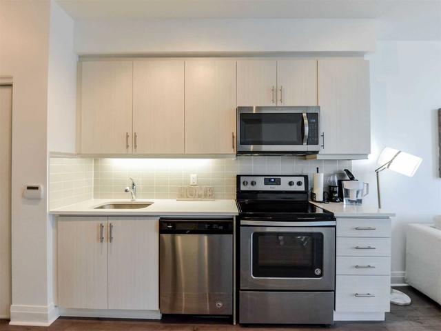 302 - 17 Zorra St, Condo with 1 bedrooms, 1 bathrooms and 0 parking in Toronto ON | Image 3