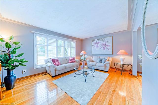 19 Amberwood Court, House detached with 3 bedrooms, 3 bathrooms and 6 parking in St. Catharines ON | Image 8