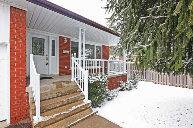 104 Grantbrook St, House detached with 4 bedrooms, 3 bathrooms and 4 parking in Toronto ON | Image 11