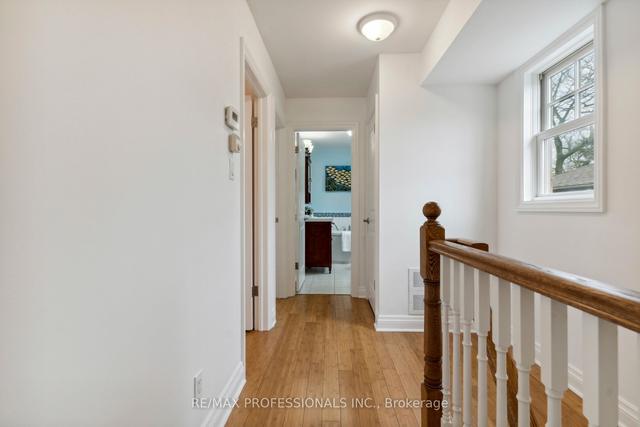 38 Thirty Fifth St, House detached with 3 bedrooms, 4 bathrooms and 4 parking in Toronto ON | Image 9