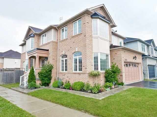 1001 Vickerman Way, House detached with 5 bedrooms, 4 bathrooms and 4 parking in Milton ON | Image 1