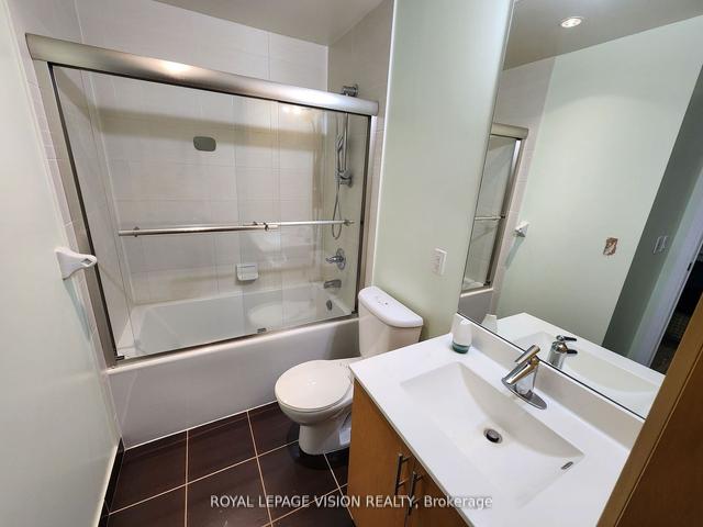 2409 - 181 Wynford Dr, Condo with 3 bedrooms, 2 bathrooms and 3 parking in Toronto ON | Image 2