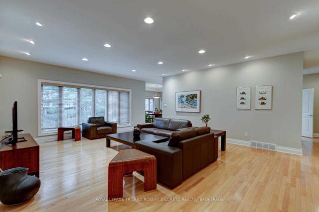 1433 Shore Rd, House detached with 3 bedrooms, 5 bathrooms and 6 parking in London ON | Image 2