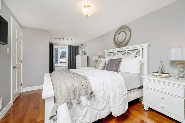 19 Harold St, House detached with 3 bedrooms, 4 bathrooms and 6 parking in Halton Hills ON | Image 15