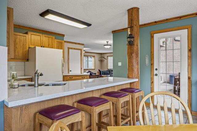 2 - 125 Rundle Crescent, Home with 3 bedrooms, 2 bathrooms and 2 parking in Canmore AB | Image 11