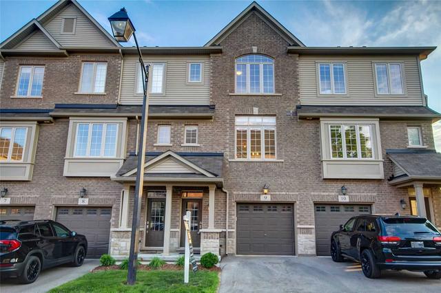 9 - 257 Parkside Dr, Townhouse with 2 bedrooms, 2 bathrooms and 2 parking in Hamilton ON | Image 1